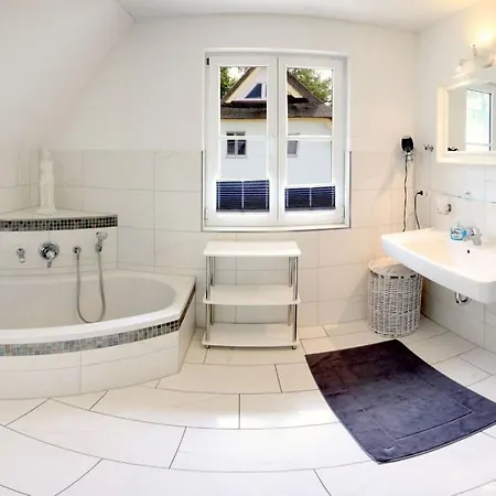 Holiday home Droeoem Unter Reet 1 Comfortable