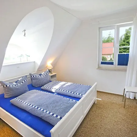 Holiday home Droeoem Unter Reet 1 Comfortable