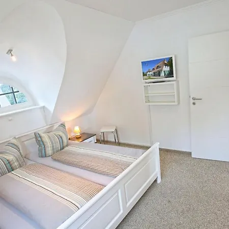 Feriehus Droeoem Unter Reet 1 Comfortable *